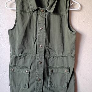 Cherokee Green Vest with Pockets